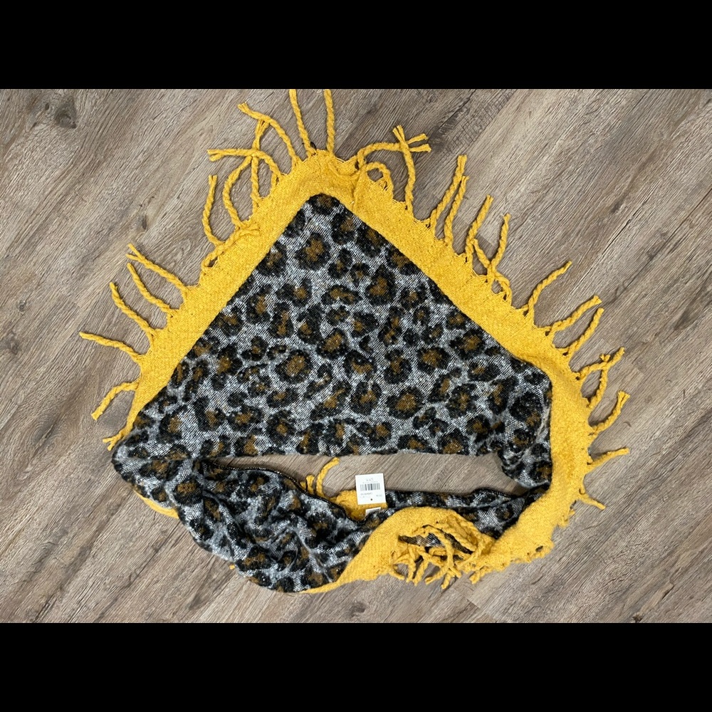 NWT Altar’d State leopard/mustard triangle scarf